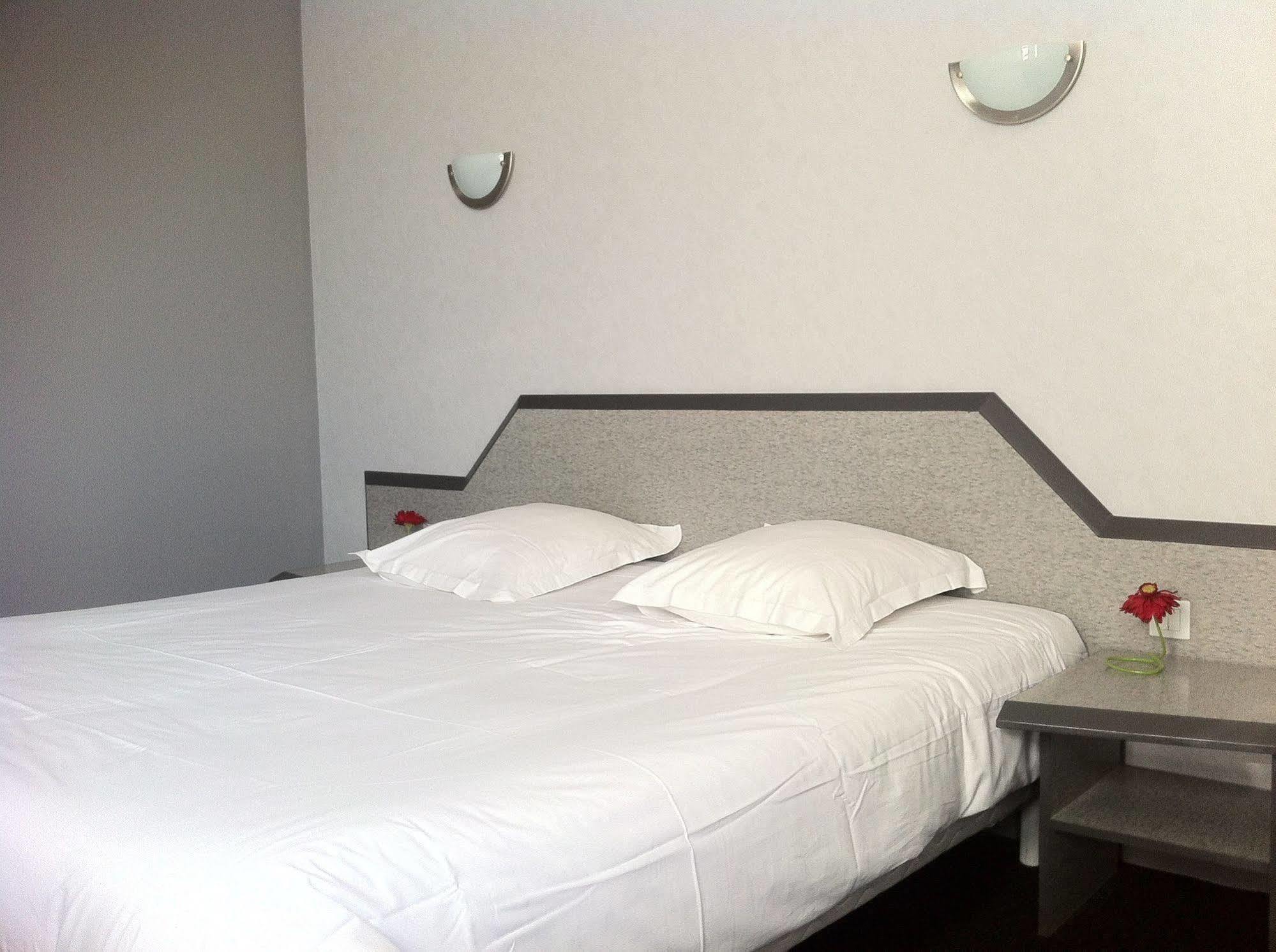 Fasthotel L'Eldorado Sébazac-Concourès Esterno foto